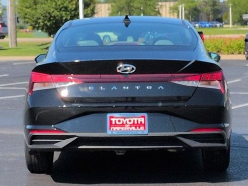 Used 2022 Hyundai Elantra SEL w/ Convenience Package FWD image 6