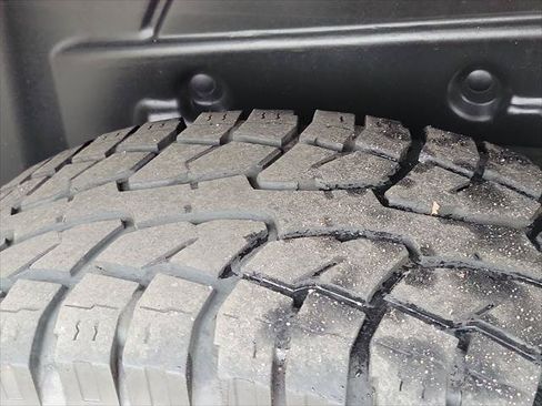 Certified 2024 Jeep Wrangler Unlimited AWD/4WD image 5