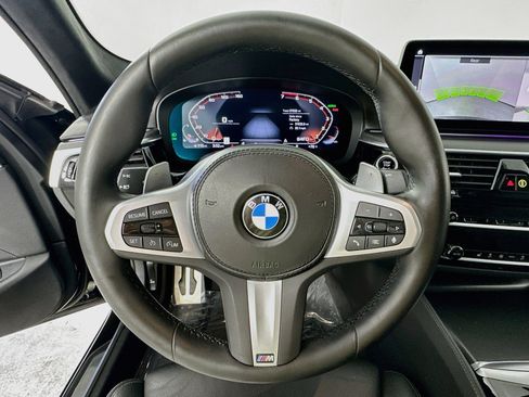 Used 2022 BMW M550i xDrive w/ Executive Package AWD/4WD image 11