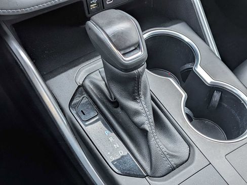 Used 2023 Toyota Highlander XLE AWD/4WD image 30