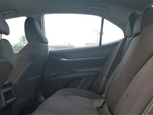 Used 2018 Toyota Camry LE FWD image 23
