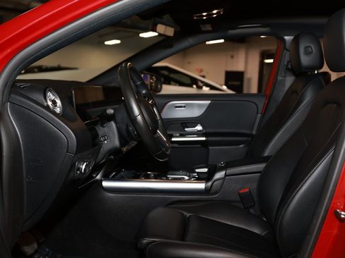 Used 2022 Mercedes-Benz GLA 250 4MATIC image 10