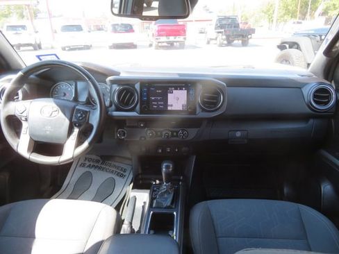 Used 2019 Toyota Tacoma 2WD Double Cab image 17