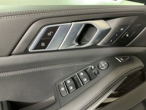 Certified 2024 BMW X5 xDrive40i w/ Premium Package image 19