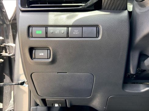 Used 2024 Nissan Sentra SV w/ All-Weather Package FWD image 33