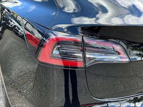 Used 2023 Tesla Model 3 Standard Range RWD image 19
