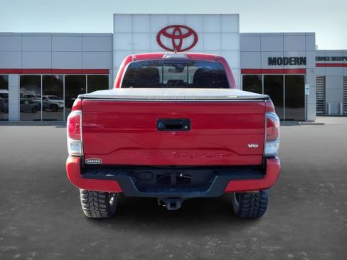 Used 2020 Toyota Tacoma TRD Sport image 5