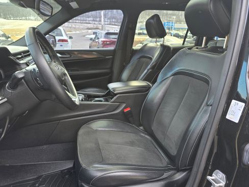 Used 2021 Jeep Grand Cherokee L Laredo image 9