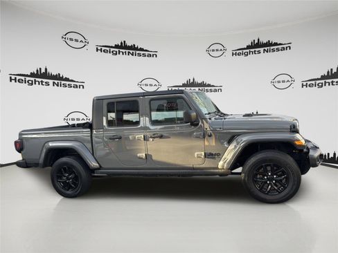 Used 2022 Jeep Gladiator Sport image 6
