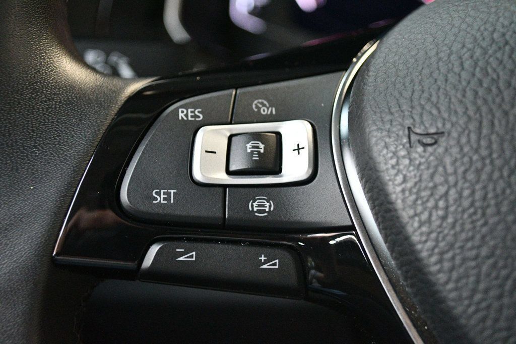 Used 2020 Volkswagen Jetta SEL Premium FWD image 41