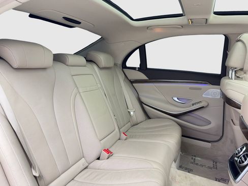 Used 2015 Mercedes-Benz S 550 Sedan w/ Sport Package w/ Sport Package image 44