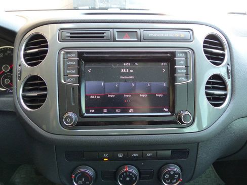 Used 2017 Volkswagen Tiguan S AWD/4WD image 47