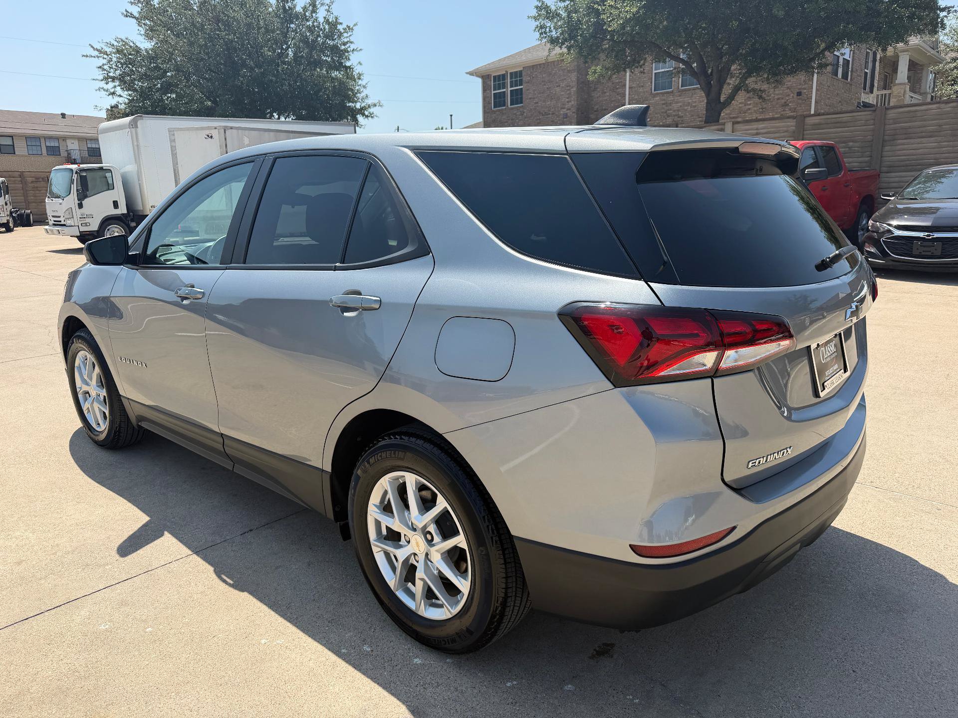 Used 2023 Chevrolet Equinox LS w/ LS Convenience Package FWD image 5
