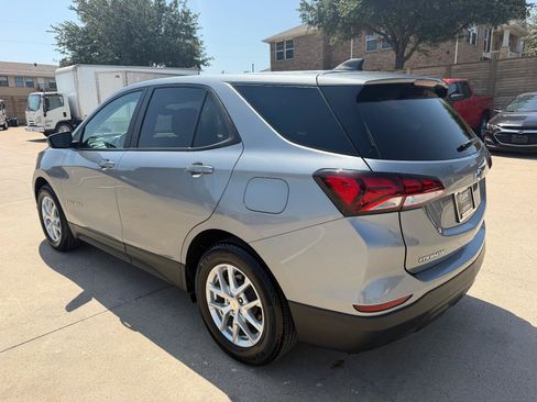 Used 2023 Chevrolet Equinox LS w/ LS Convenience Package FWD image 5