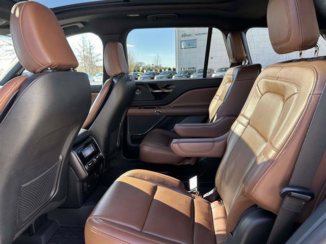 Used 2023 Lincoln Aviator Reserve w/ Equipment Group 201A AWD/4WD image 10