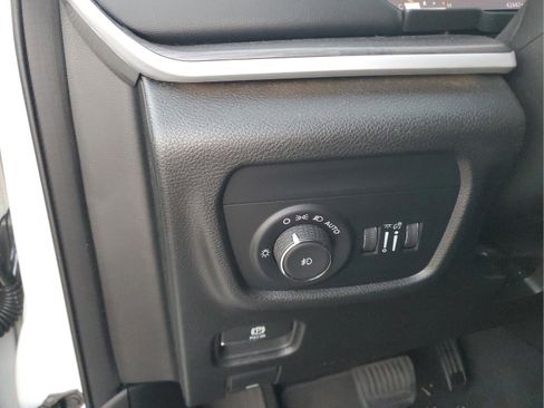 Used 2023 Jeep Grand Cherokee L Limited image 25