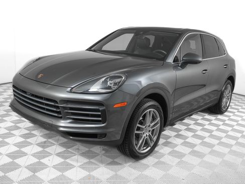 Used 2023 Porsche Cayenne AWD/4WD image 8
