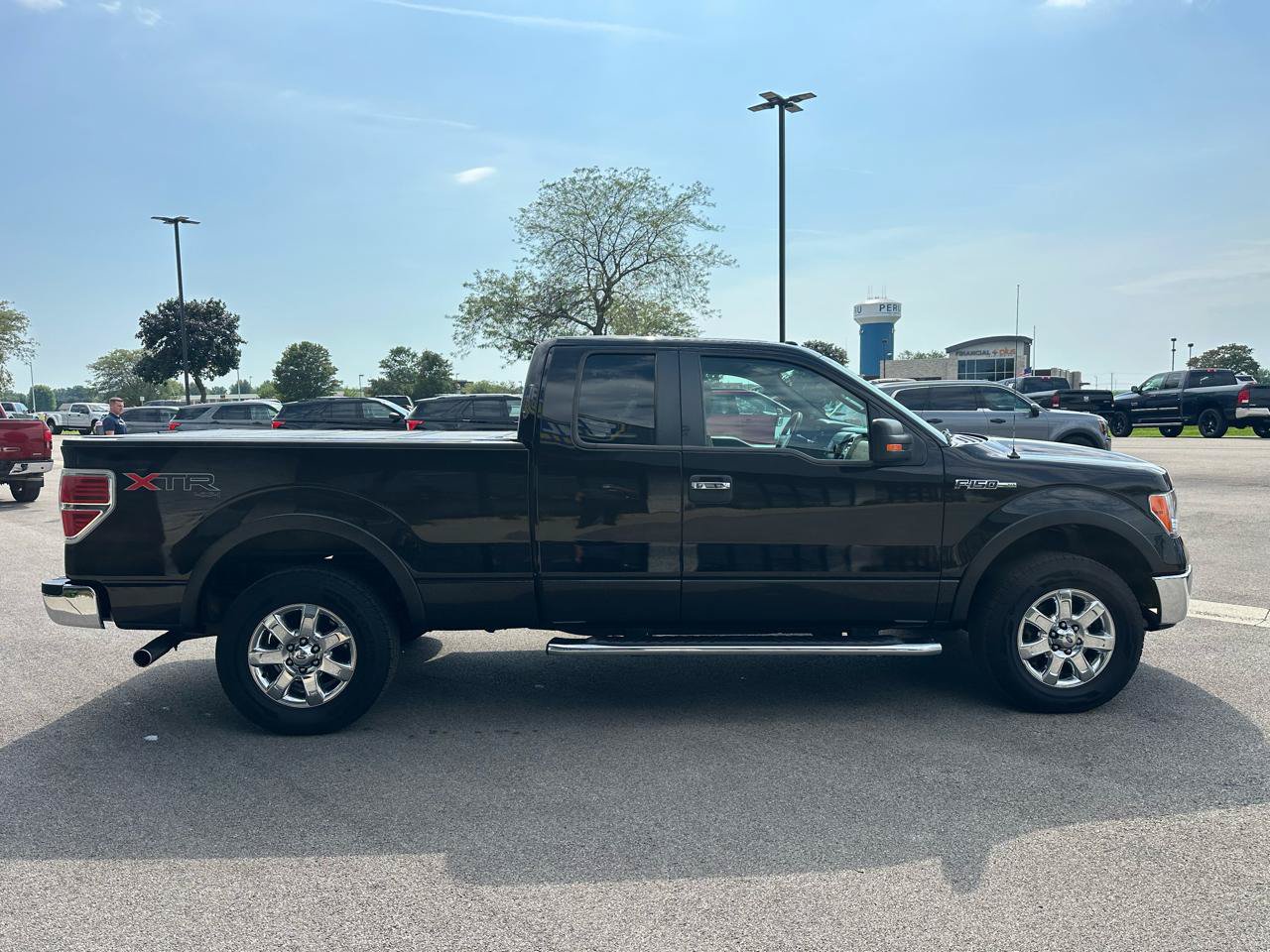 Used 2014 Ford F150 XLT w/ Equipment Group 302A Luxury AWD/4WD image 8