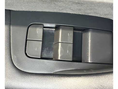 Used 2023 Tesla Model Y Long Range image 36