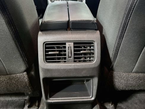 Used 2024 Nissan Rogue S AWD/4WD image 23