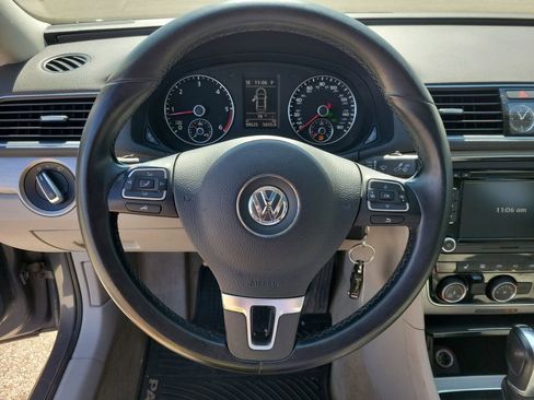 Used 2014 Volkswagen Passat TDI SE FWD image 20