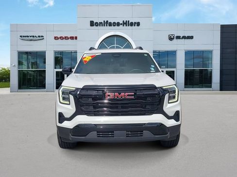 Used 2025 GMC Terrain Elevation w/ Elevation Premium Package AWD/4WD image 2