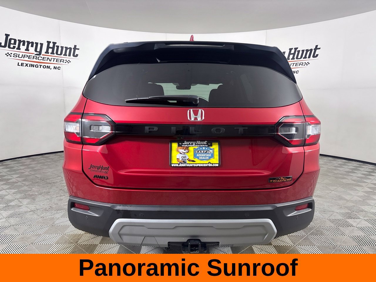Used 2025 Honda Pilot TrailSport image 6
