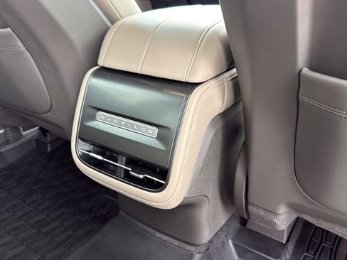 Used 2024 Lincoln Nautilus Premier AWD/4WD image 28