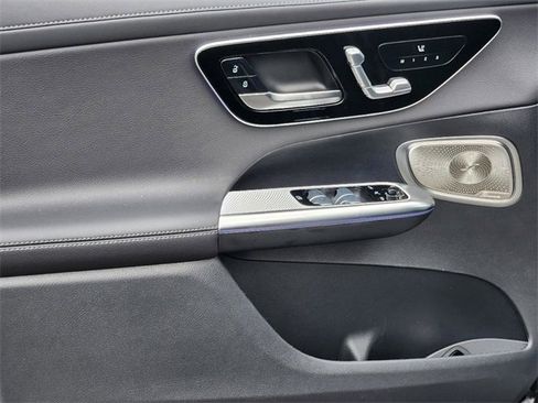 Certified 2025 Mercedes-Benz GLC 300 4MATIC image 8