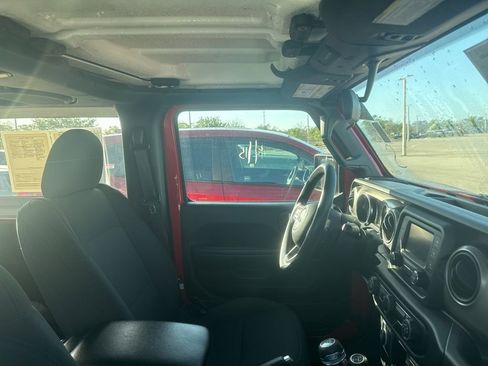 Used 2019 Jeep Wrangler Sport image 9
