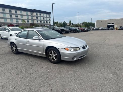 Used 2001 Pontiac Grand Prix GT w/ Opt Pkg 1 FWD image 3