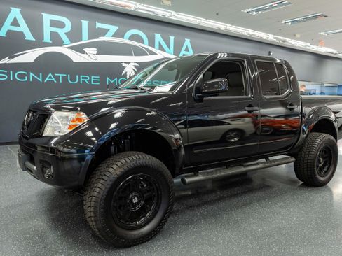 Used 2020 Nissan Frontier SV w/ Midnight Edition Floor Mats RWD image 1