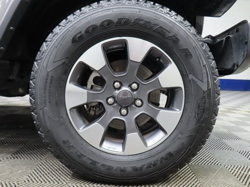 Used 2022 Jeep Wrangler Unlimited Sahara w/ LED Lighting Group image 8