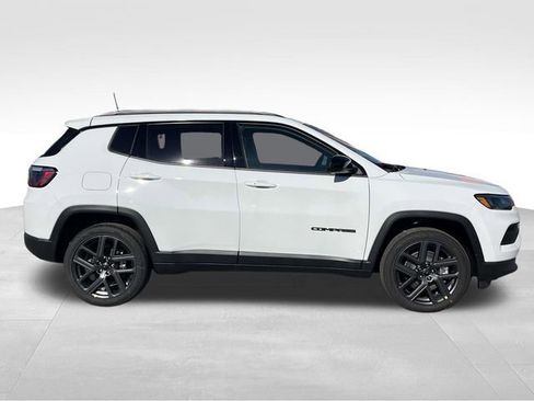 New 2026 Jeep Compass Latitude image 8