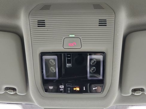 New 2026 Volkswagen Atlas SE image 25