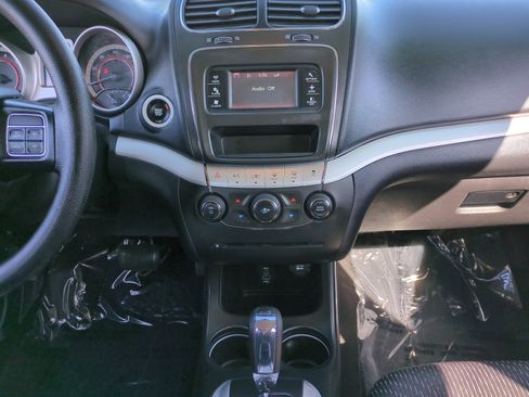 Used 2020 Dodge Journey SE image 11