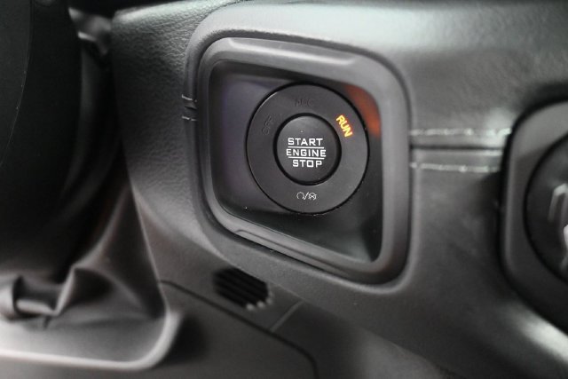 Used 2025 Jeep Wrangler Unlimited Sahara AWD/4WD image 25