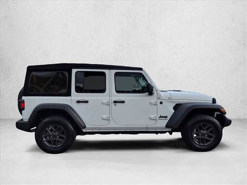 Used 2024 Jeep Wrangler Unlimited Sport AWD/4WD image 4