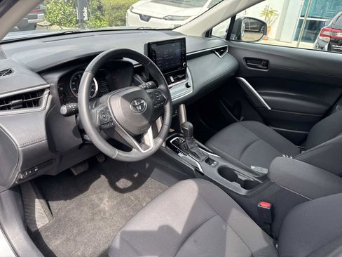 Used 2022 Toyota Corolla Cross LE w/ Black Badges Package (TMS) image 15