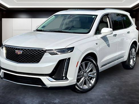 Used 2023 Cadillac XT6 Premium Luxury w/ LPO, Floor Liner Package AWD/4WD image 3