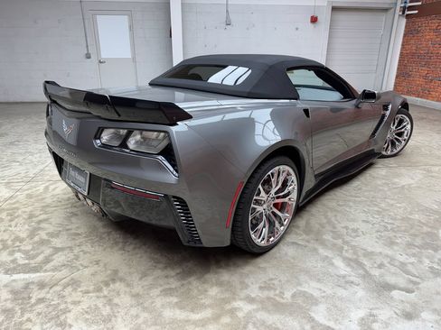 Used 2015 Chevrolet Corvette Z06 w/ 3LZ Preferred Equipment Group RWD image 4
