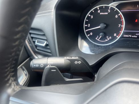 Used 2025 Nissan Rogue SV AWD/4WD image 9