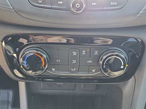 Certified 2023 Buick Encore GX Preferred w/ Cold Weather Comfort Package FWD image 36