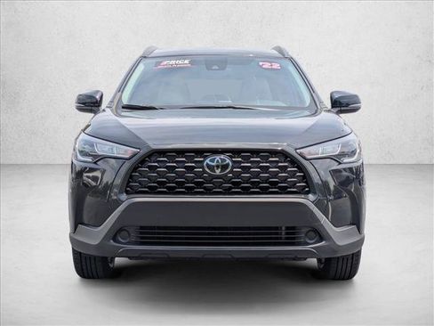 Used 2022 Toyota Corolla Cross LE FWD image 2