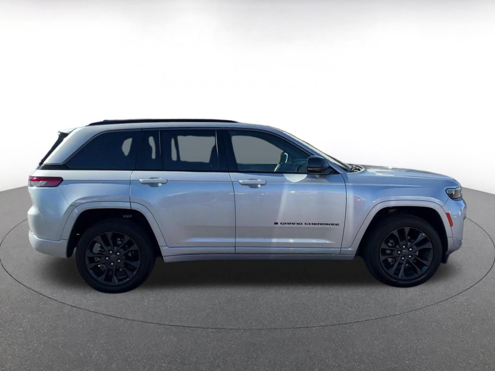 Used 2026 Jeep Grand Cherokee Limited AWD/4WD image 15