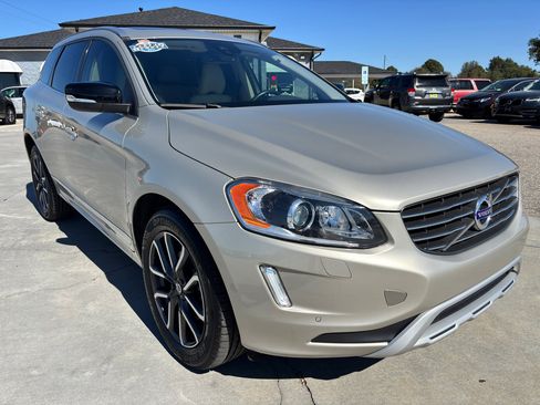 Used 2017 Volvo XC60 T6 Dynamic w/ Preferred Option Package image 2