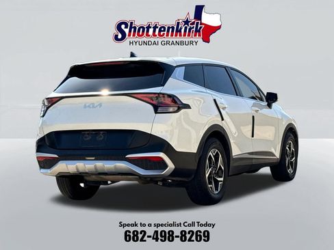 Used 2024 Kia Sportage LX FWD image 6