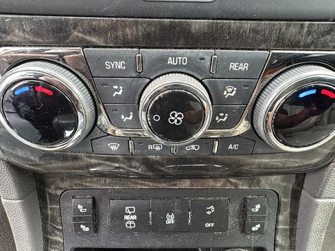 Used 2014 Buick Enclave Leather image 18