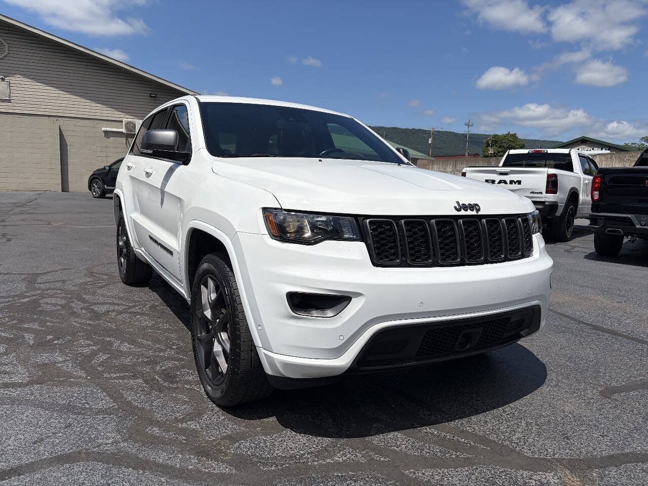 Used 2021 Jeep Grand Cherokee Limited w/ Quick Order Package 28K 80th AWD/4WD image 2