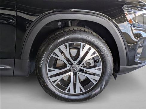 Certified 2025 Mercedes-Benz GLB 250 image 24